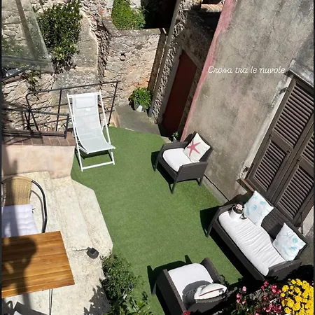 Crosa Tra Le Nuvole
